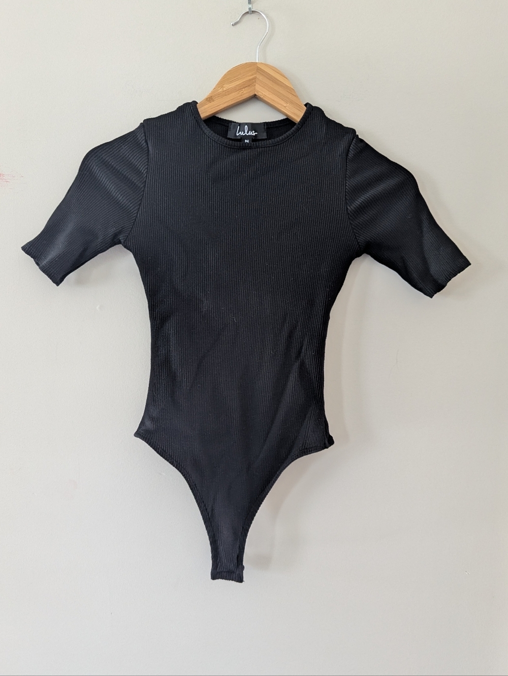Lulu's Black Ribbed Short Sleeve Bodysuit Medium B2256 Minimalist Layering